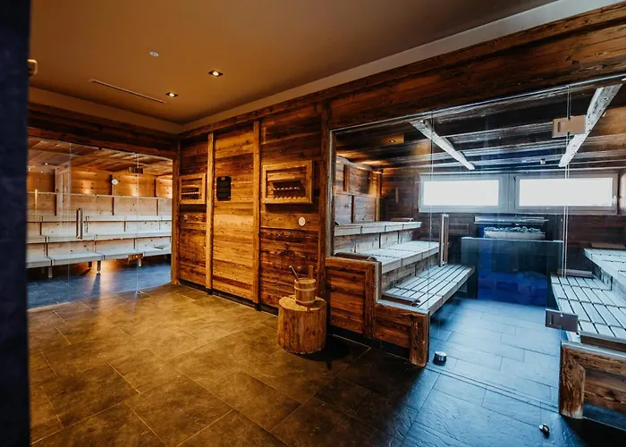 Post Seefeld - Wellnesshotel Tirol Зеефельд в Тироле