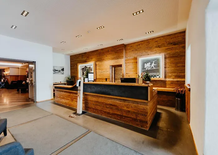 Post Seefeld - Wellnesshotel Tirol ホテル ゼーフェルト・イン・チロル