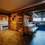 Post Seefeld - Wellnesshotel Tirol Зеефельд в Тироле