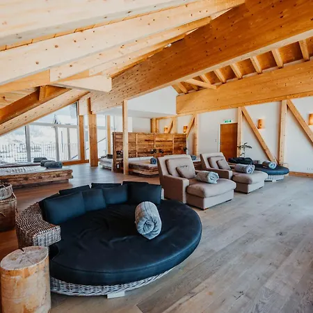 Post Seefeld - Wellnesshotel Tirol Отель Зеефельд в Тироле