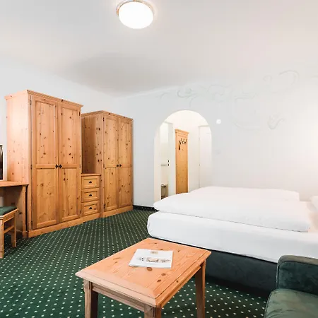 Post Seefeld - Wellnesshotel Tirol Отель Зеефельд в Тироле